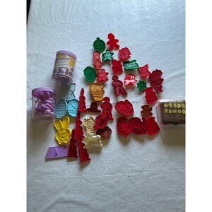 Vintage Christmas Thanksgiving Easter Holiday Cookie Cutter Set Plastic